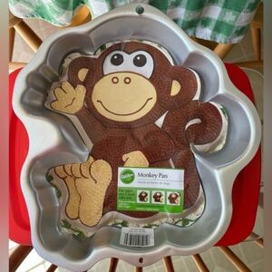 Wilton cake pan funny monkey